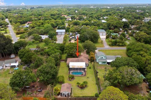 4700 Palmetto Dr, Fort Pierce, FL 34982-8514