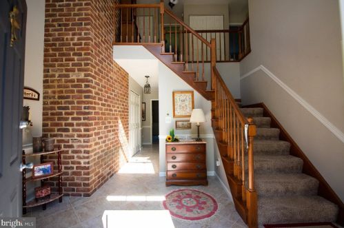 1279 Stonegate Rd, Hummelstown, PA 17036-9789