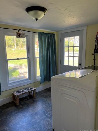 74 Vergason Ave, Norwich CT  06360-2108 exterior