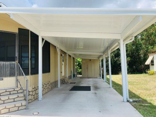 202 Grosbeak Ln, Naples, FL 34114-3013