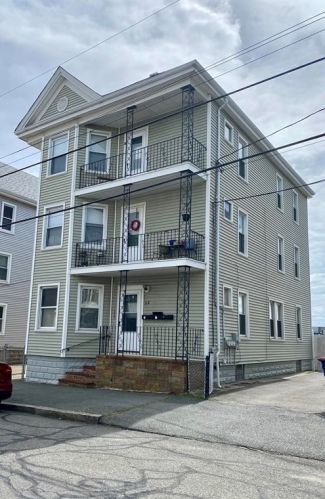 68 Nash Rd, New Bedford, MA 02746-2337
