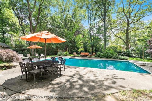 904 Sycamore Ave, Tinton Falls NJ 07724-3132 exterior