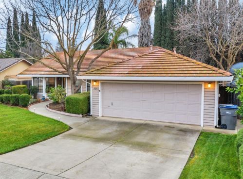 106 Almond Dr, Winters, CA 95694-2104