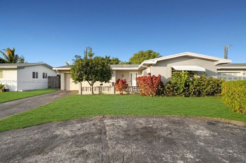 8851 15th Ct, Hollywood, FL 33024-4726