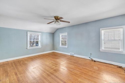 186 Margherita Lawn, Stratford CT  06615-7546 exterior