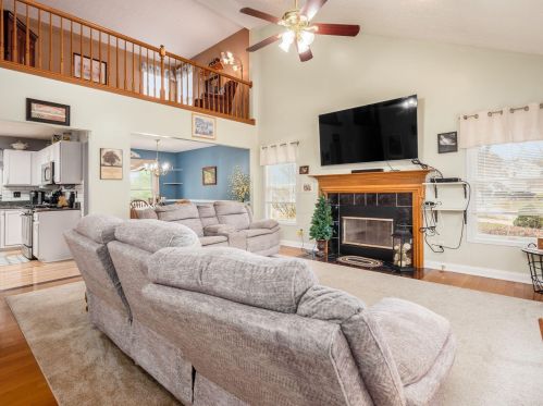 576 Scioto Meadows Blvd, Darbydale OH  43123-8660 exterior