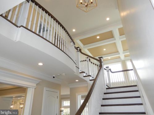 650 Holland Rd, Southampton PA 18966-1819 exterior