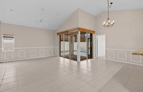 1 Blenheim Ct, West Palm Beach, FL 33418-7151