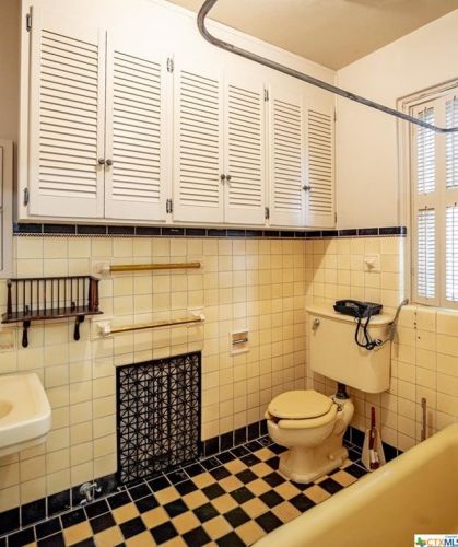 501 Vine St, Victoria TX exterior