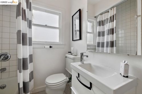 668 Jean St, Oakland CA  94610-1410 exterior