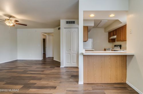 1488 Hedrick Dr, Tucson AZ  85719-2689 exterior