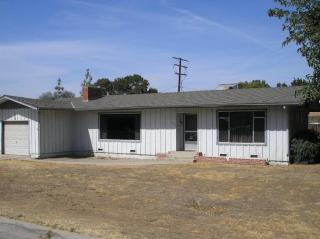 430 Cleveland Ave, Porterville CA  93257-2671 exterior