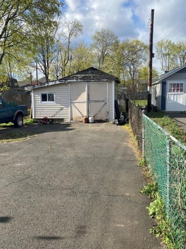 71 Newton Ave, Plainville CT  06062-2841 exterior