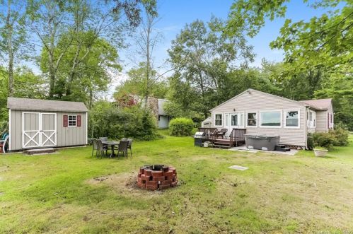 7 Lk Shr Dr, Exeter CT 06249-1934 exterior