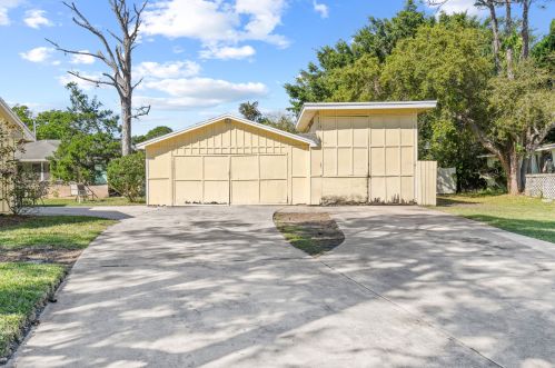 6015 Yucca Dr, Fort Pierce, FL 34982-3769