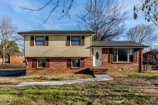 302 Britton Springs Rd, Clarksville TN  37042-3106 exterior