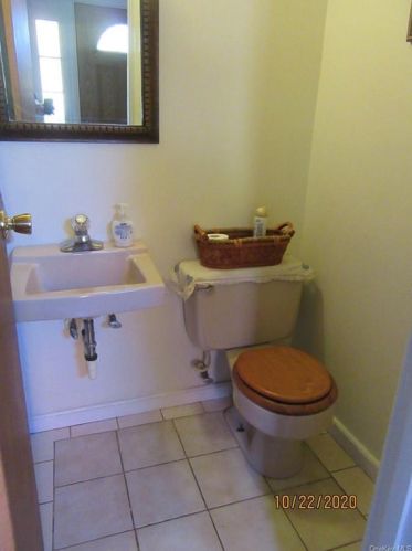 48 Connors Rd, Middletown NY 10941-1832 exterior