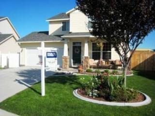 9915 Mustang Dr, Pasco, WA 99301-6679