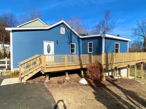 15 Warren Dr, Patterson, NY 12563-1411