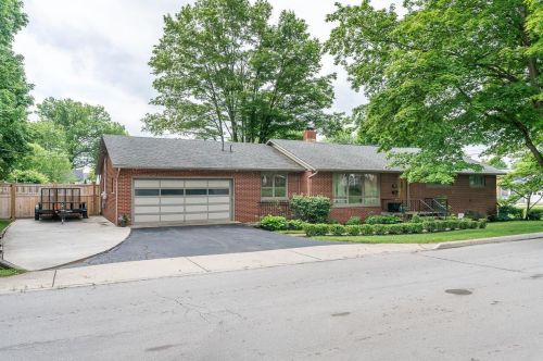 25 Maple St, Johnstown, OH 43031-1019
