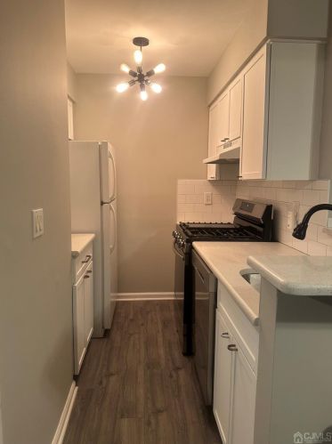 17 Lear Ct, East Brunswick NJ  08816-1863 exterior