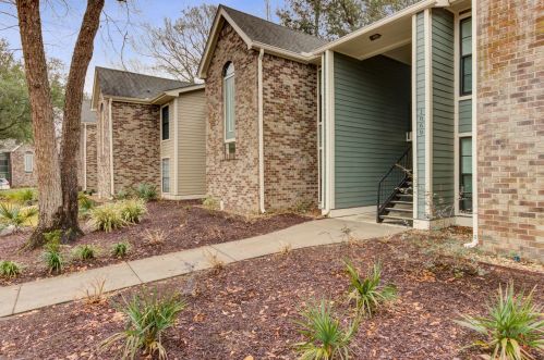 1869 Montclair Dr, Mount Pleasant, SC 29464-9588
