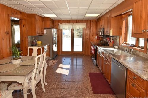 29 Ash St, Norwich CT  06351-1804 exterior