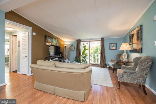 10 Chestnut Ct, Harleysville, PA 19438-2947