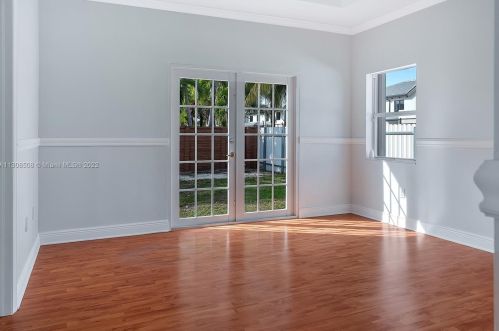 7090 5th Ave, Hialeah FL  33014-4952 exterior