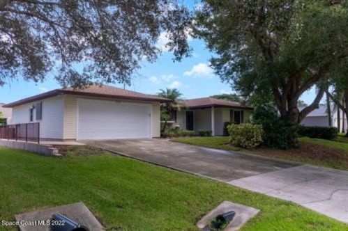 852 Doctor Ave, Sebastian, FL 32958-4824