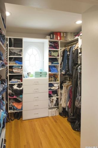 23 La Grange Pl, West Islip NY  11795-3816 exterior