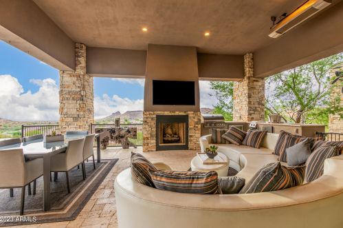 9710 Palisades Blvd, Scottsdale AZ 85268-2755 exterior