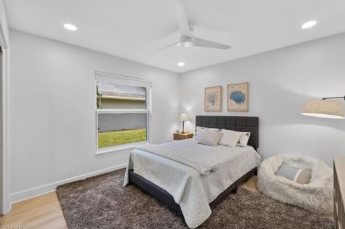 10461 Regent Cir, Naples FL  34109-1571 exterior