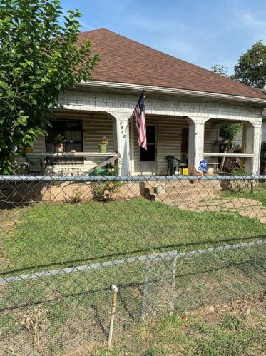 1912 Galveston Ave, Fort Worth, TX 76110-1619