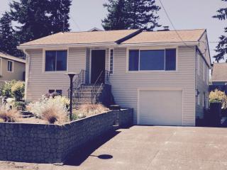 607 Charlotte Ave, Bremerton, WA 98312-3503