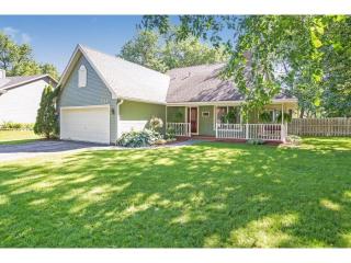 17142 Hamilton Dr, Lakeville, MN 55044-9511