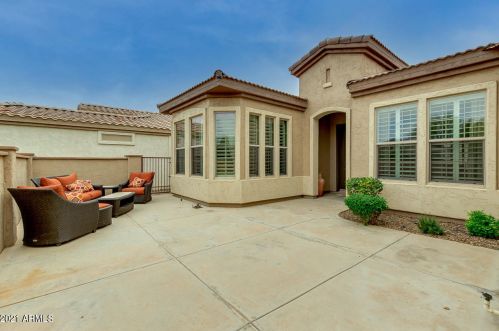 4279 Sourwood Dr, Gilbert, AZ 85298-4612