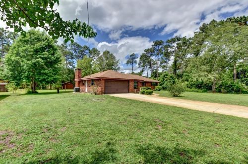 140 Scenic Magnolia Dr, Deland, FL 32724-1202