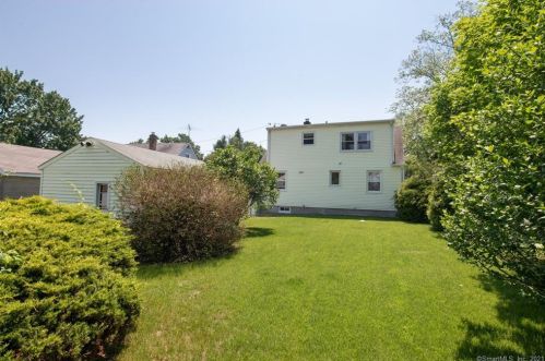 18 Wayland Rd, Milford CT  06460-4534 exterior