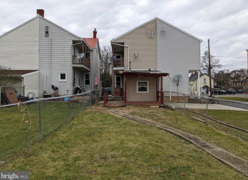 32 Baltimore St, Carlisle, PA 17013-3807