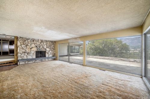 3585 Emanuel Dr, Glendale, CA 91208-1133