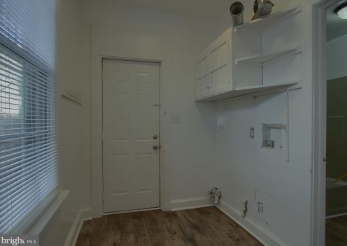 1948 Derry St, Harrisburg PA 17111-2652 exterior