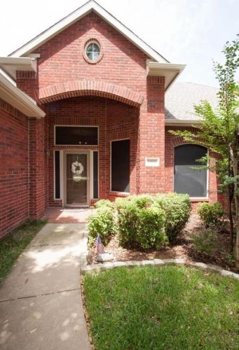 1409 Pearl River Dr, Lewisville TX  75028-8295 exterior