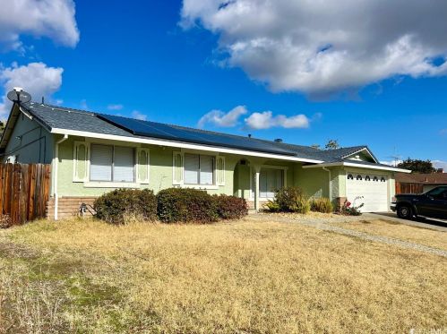 30 Kingswood Dr, West Pittsburg, CA 94565-5770