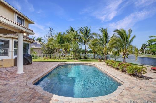 1885 139 Ter, Hollywood FL  33028-2837 exterior