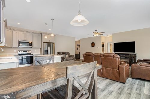 301 Harrisburg Pike, Siddonsburg PA  17019-1328 exterior