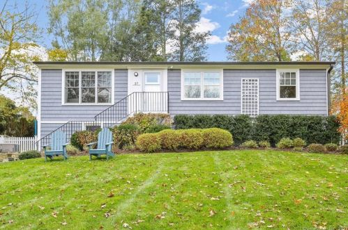 37 Split Level Rd, Ridgefield, CT 06877-5716