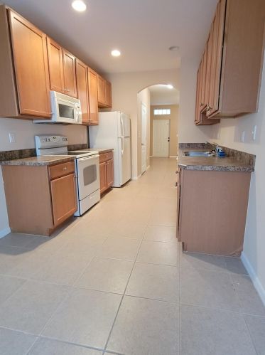2159 Eatonville Dr, Fort Pierce, FL 34952-8003
