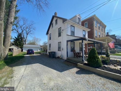 412 Washington Ave, Downingtown PA  19335-2708 exterior