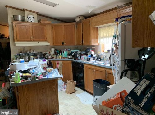 1002 Redwood Dr, Breinigsville PA  18031-1627 exterior